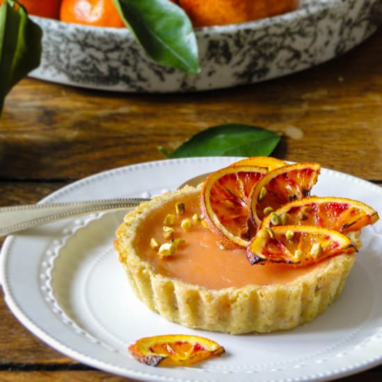 Blood Orange Pistachio Tartlets - Recipe photo by le jaune doeuf