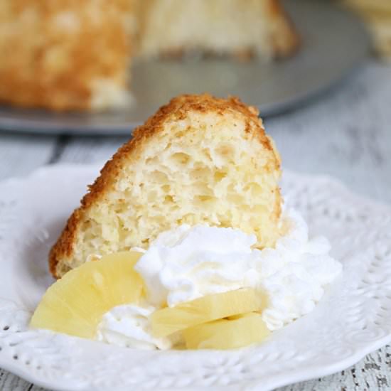 Pineapple Angel Food Cake - Recipe photo by Blommi