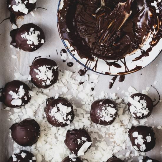 Dark chocolate mint coconut truffle - Recipe photo by EatGood4Life