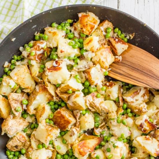 One pan cheesy potatoes and peas - Recipe photo by Family Food on the Table