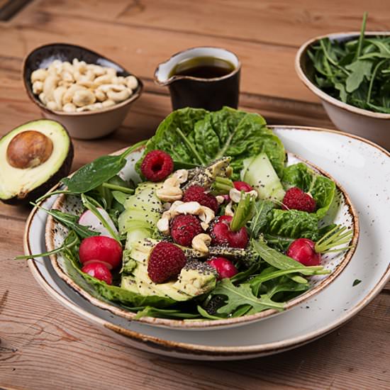 Green detox salad - Recipe photo by cookingcatrin