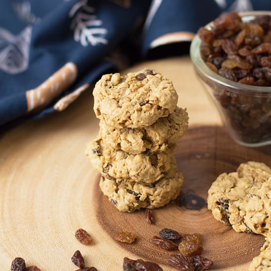 Vegan Oatmeal Raisin Cookies - Recipe photo by livelymess