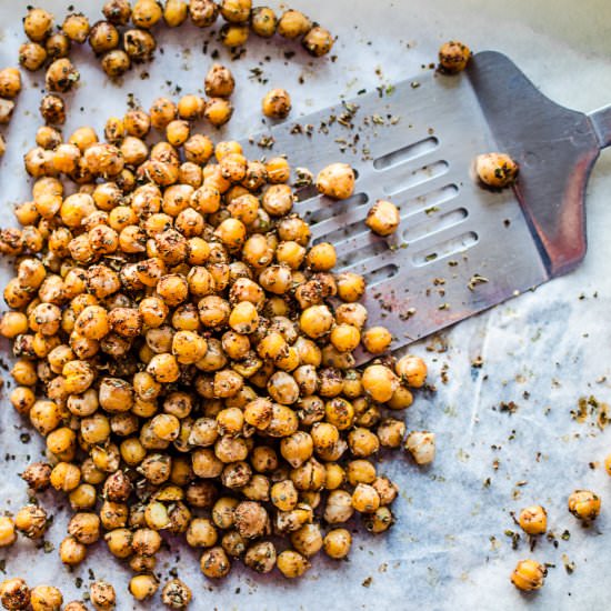 Roasted Pizza Chickpeas - Recipe photo by RiseShineCook