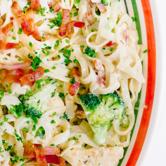 Gluten-FREE Creamy Chicken Pasta - Recipe photo by MunchkinTime