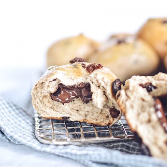 Chocolate Cinnamon Raisin Buns - Recipe photo by HapaWay