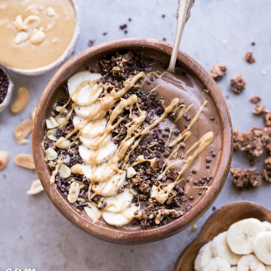Chocolate PB Banana Smoothie Bowl - Recipe photo by bakerita