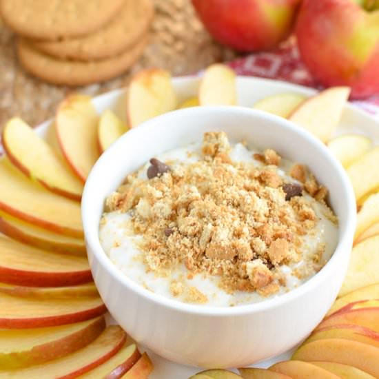 Cheesecake Dip with Apple Nachos - Recipe photo by slimmingeats