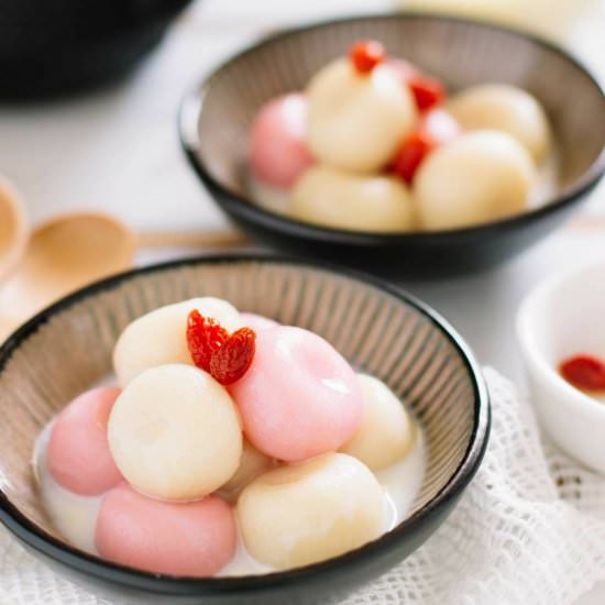 Shiratama Dango - Recipe photo by Chopstick Chronicles