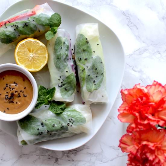 Vietnamese Summer Rolls& Tahini Dip - Recipe photo by minamade