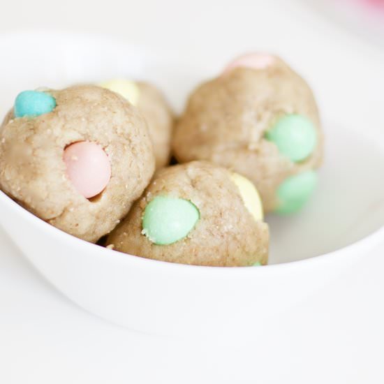 No-Bake Cadbury Mini Egg Balls - Recipe photo by northsouthblonde