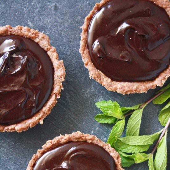Mint Chocolate Tarts - Recipe photo by The Desserted Girl