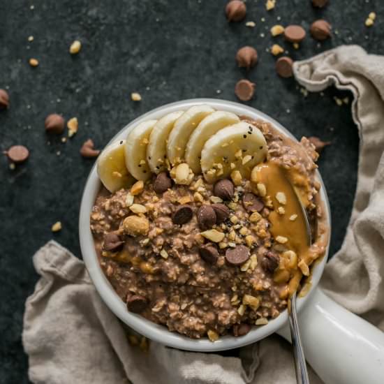 Peanut Butter Cup Overnight Oats - Recipe photo by thatcleanlife
