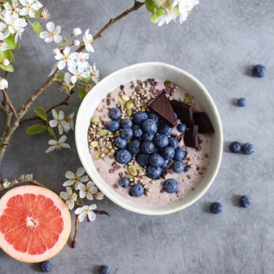 Banana Smoothie Bowl - Recipe photo by thewhitechestnut