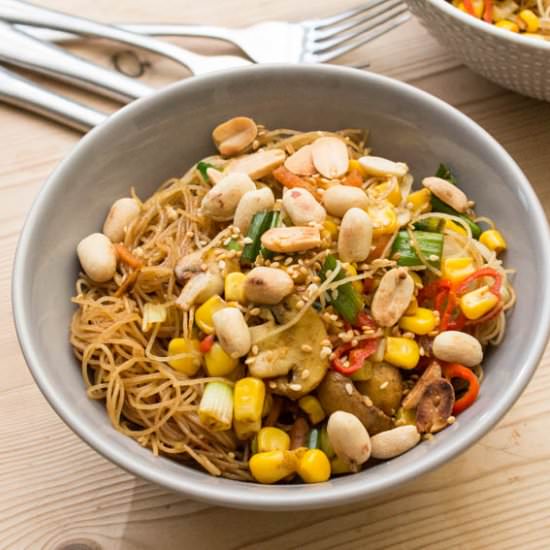 Vegetable Singapore Noodles - Recipe photo by allthatimeating