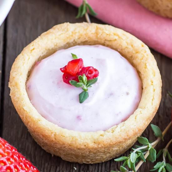 Strawberry Cheesecake Cookie Cups - Recipe photo by Livforcake