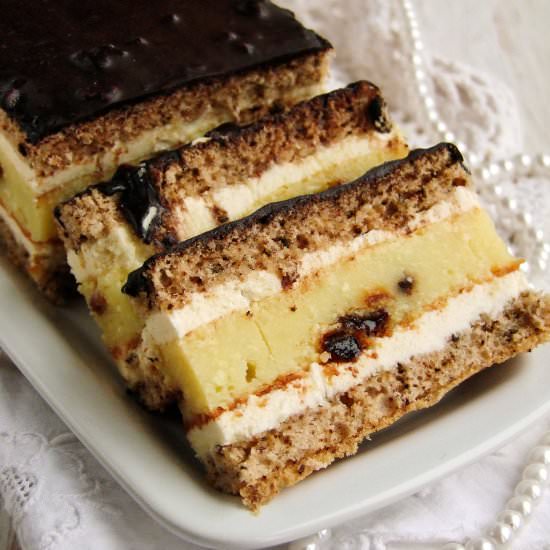 Cheese and Walnut Cake - Recipe photo by Izaa