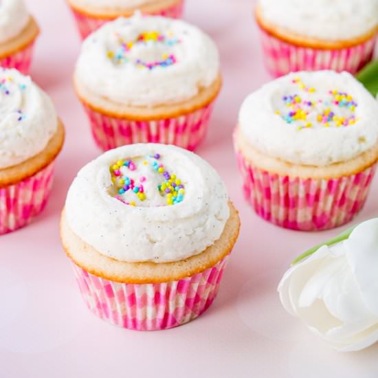 Moist Vanilla Cupcakes - Recipe photo by littlesweetbaker