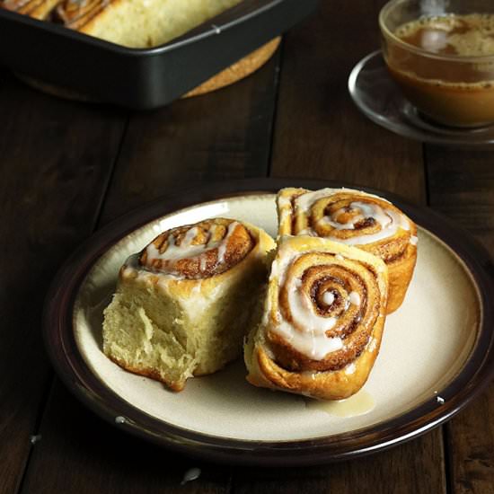 Vegan Cinnamon Roll - Recipe photo by revisfoodography