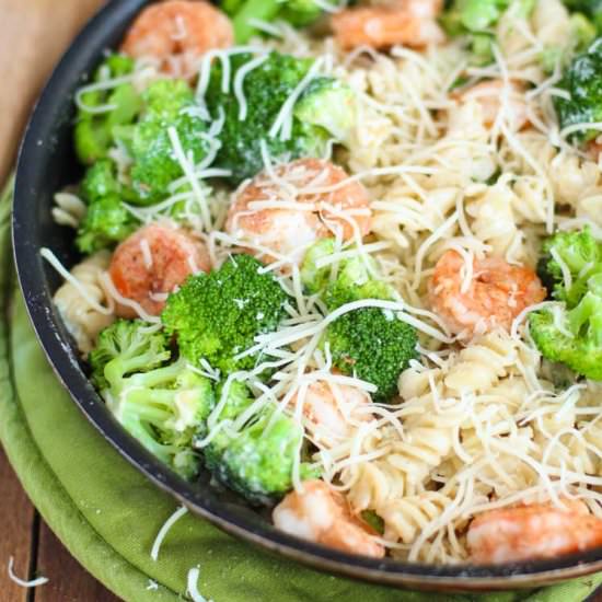 Skinny Broccoli Shrimp Pasta Alfredo - Recipe photo by feelgoodfoodie1