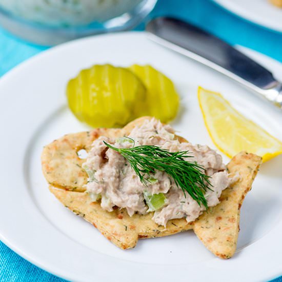 Clean Tuna Salad on Dill Crackers - Recipe photo by Queen of My Kitchen
