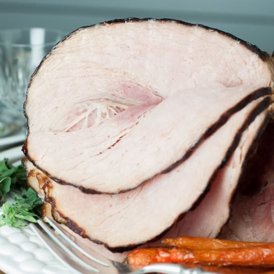 Best Easter Ham Ever - Recipe photo by MamaGourmand
