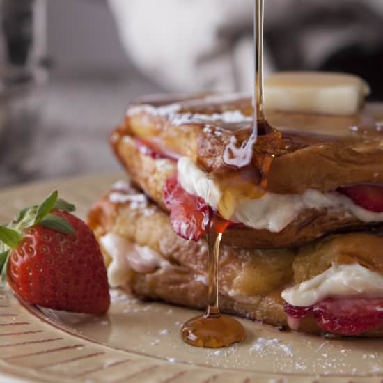 Stuffed French Toast - Recipe photo by taniacolamarino.com