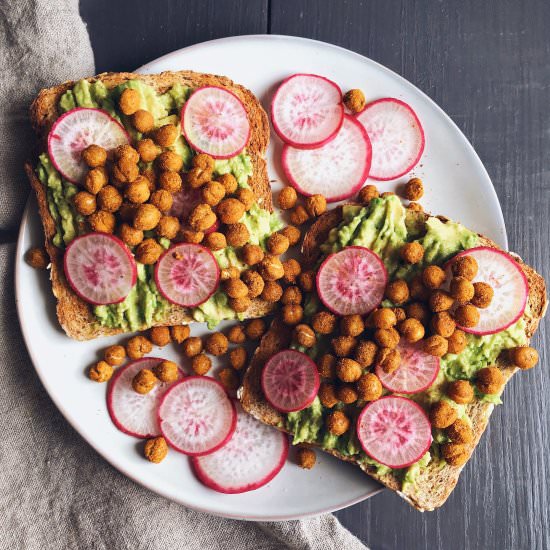 Avocado and Crispy Chickpeas Toasts - Recipe photo by clemfoodie