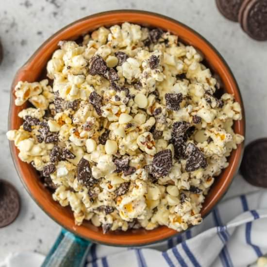 Cookies and Cream Popcorn - Recipe photo by the cookie rookie