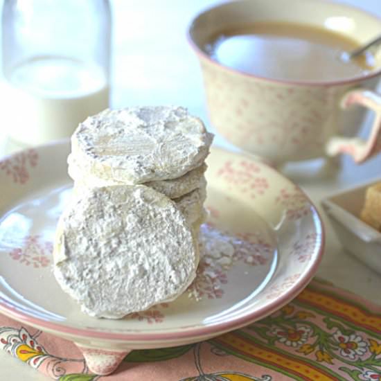 Chai Meltaways - Recipe photo by Kitchengetaway