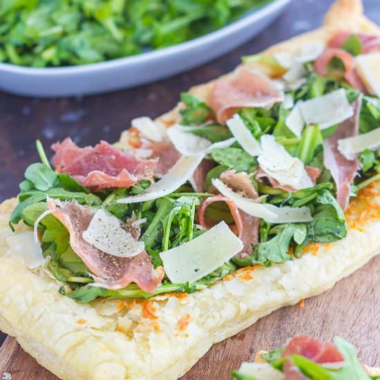 Arugula and Prosciutto Pizza - Recipe photo by pumpkinnspice