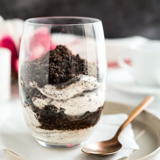 No Bake Oreo Cheesecake Parfaits - Recipe photo by platedcravings