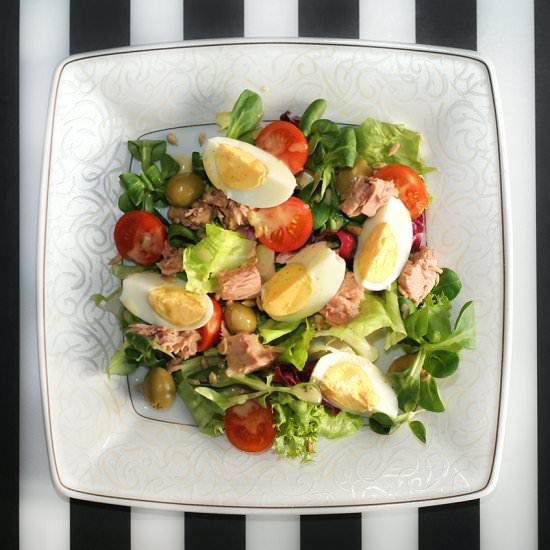 Salad with Tuna - Recipe photo by FitSweet
