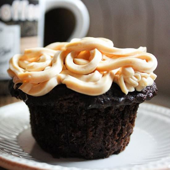 Surprise Cupcakes w/ Peanut Butter - Recipe photo by thebloggersea