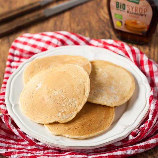 Vegan Vanilla Pancakes - Recipe photo by Simple Sugars