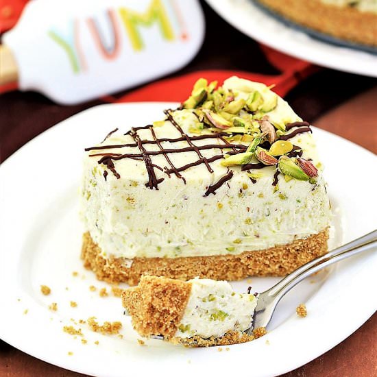 White Chocolate Pistachio Cheesecake - Recipe photo by cookingcarnival