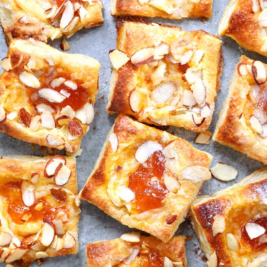 Apricot Breakfast Pastries - Recipe photo by tuttidolci