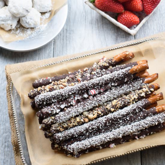 Chocolate Covered Pretzel Rods - Recipe photo by theadventurebite