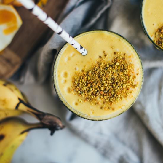 Turmeric Mango Smoothie - Recipe photo by frolic chocolate