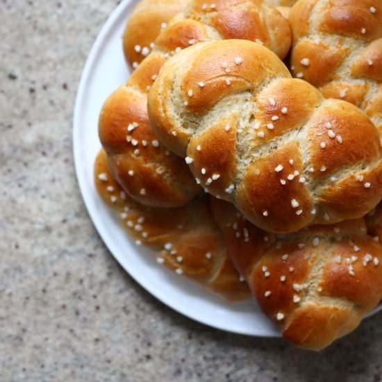 Striezel – a Braided Bread (vegan) - Recipe photo by nade in the kitchen