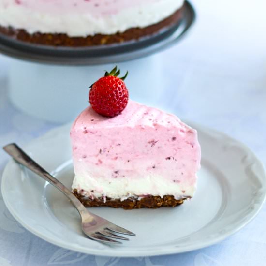 No Bake Strawberry Ombre Cheesecake - Recipe photo by daniscookings