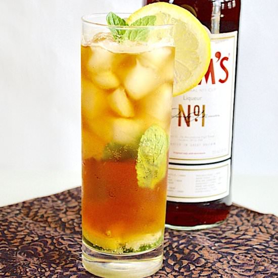 Classic Pimm's Cocktail - Recipe photo by jeanieandluluskitchen