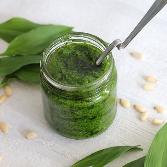 Wild Garlic Pesto - Recipe photo by arfotografie