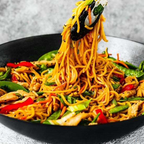 Easy Chicken Lo Mein - Recipe photo by Mommys Home Cooking