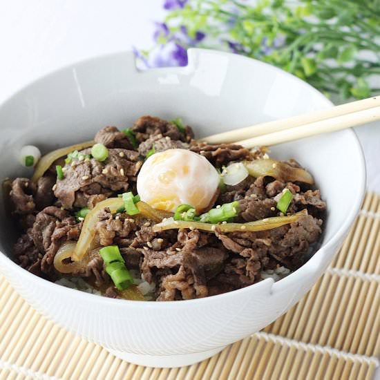 Japanese Beef Bowl (Gyudon) - Recipe photo by Couple Eats Food