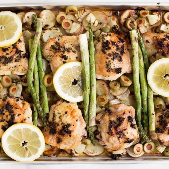 One Pan Lemon Garlic Chicken - Recipe photo by Kiwi and Carrot