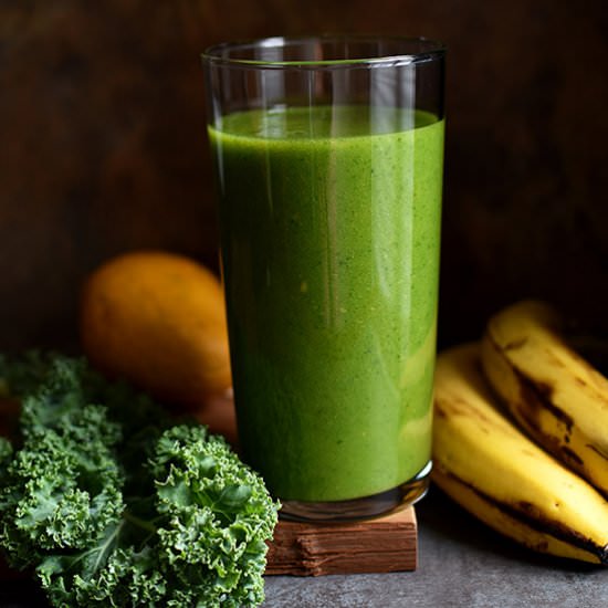 Kale Smoothie with Mango n Banana - Recipe photo by pepperdelight