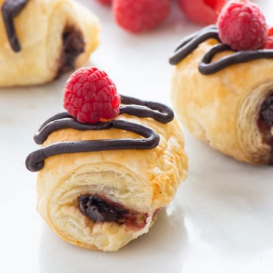 Vegan Raspberry Chocolate Croissant - Recipe photo by NamelyMarly