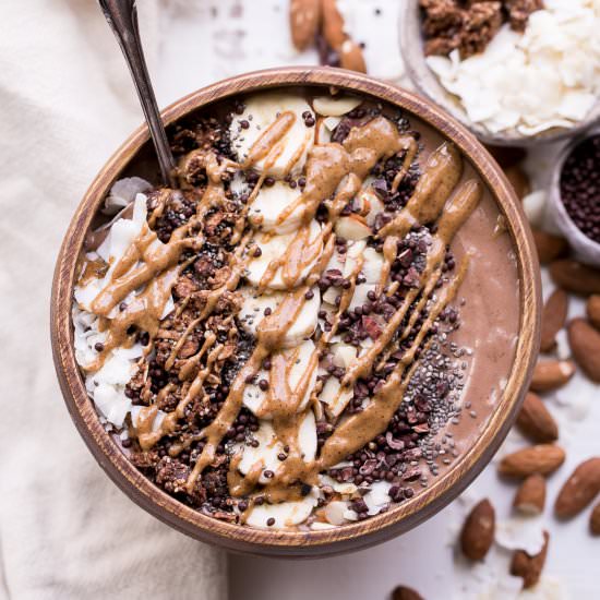Chocolate Coconut Smoothie Bowl - Recipe photo by bakerita