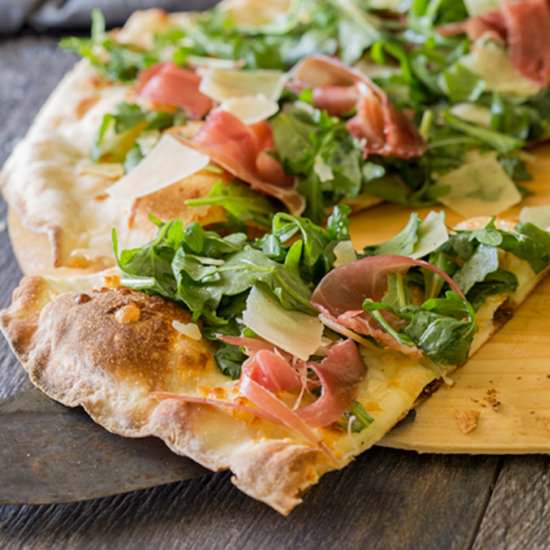 Prosciutto and Arugula Pizza - Recipe photo by muttandchops