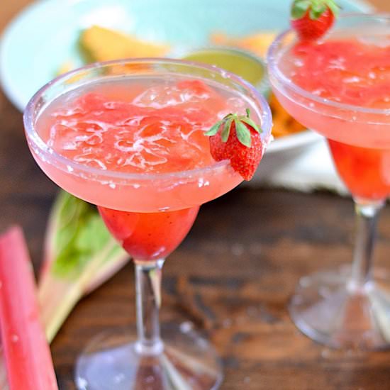 Classic Margaritas with Strawberry - Recipe photo by mymoderncookery